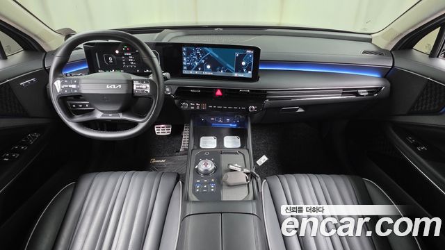 Kia K8 — interior