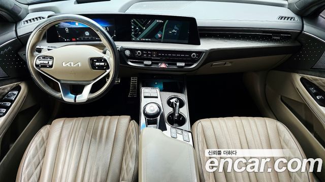 Kia K8 — interior