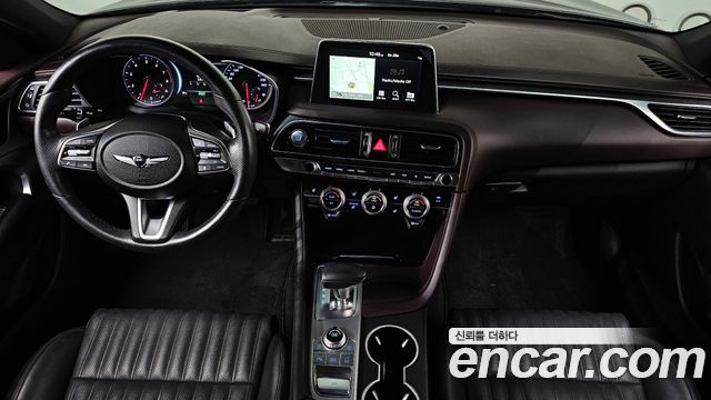 Genesis G70 — interior