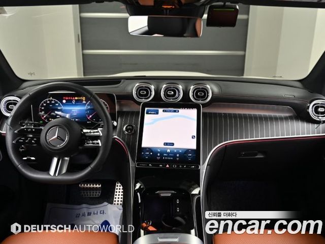 Mercedes-Benz GLC-Class — interior