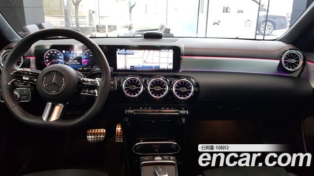 Mercedes-Benz CLA-Class — interior