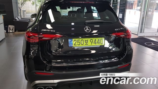 Mercedes-Benz GLC-Class — interior