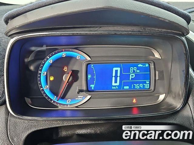 Chevrolet Korea Trax — interior