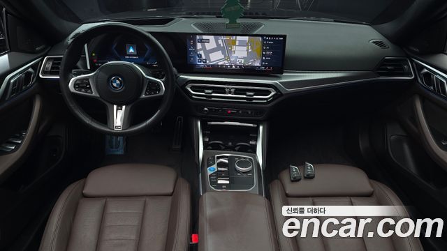 BMW i4 — interior
