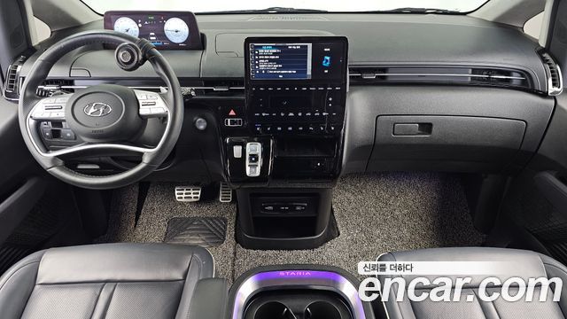 Hyundai Staria — interior