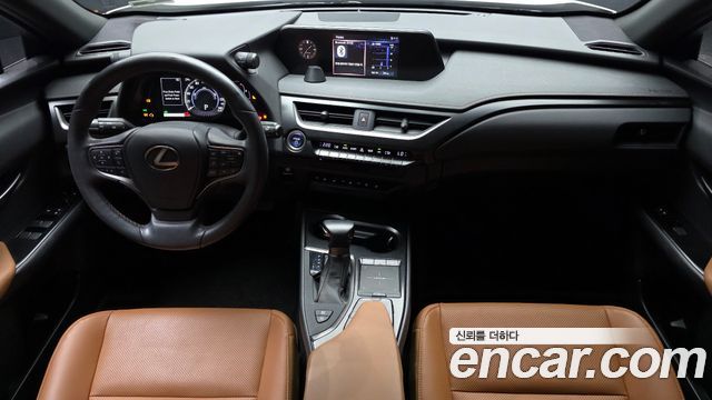Lexus UX — interior
