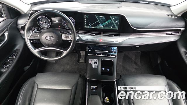 Hyundai Grandeur — interior