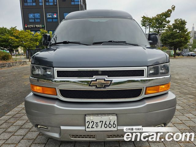 Chevrolet Express Van — exterior