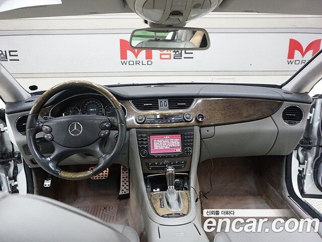 Mercedes-Benz CLS-Class — interior