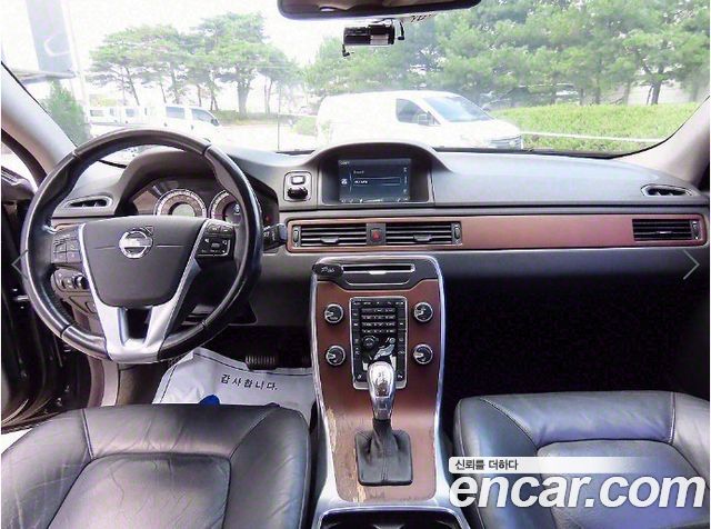 Volvo S80 — interior