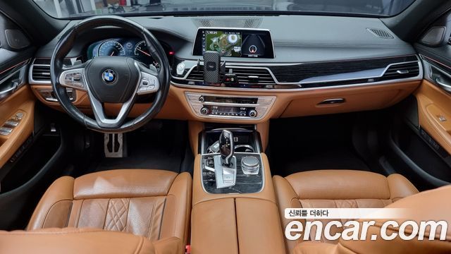 BMW 7 Series — interior