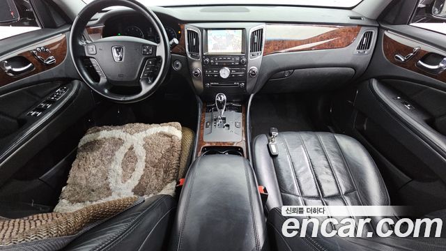 Hyundai Equus — interior