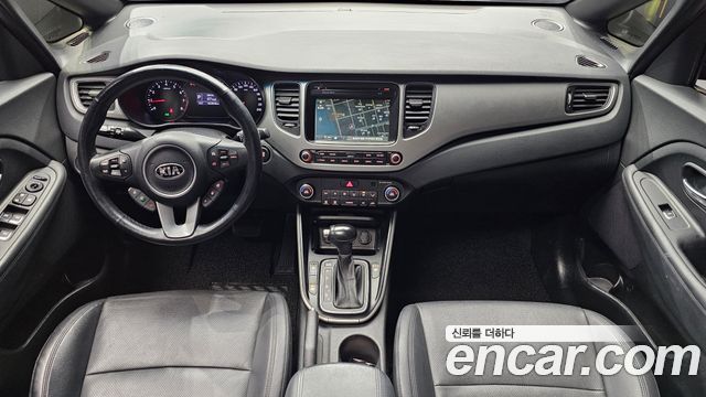 Kia Carens — interior