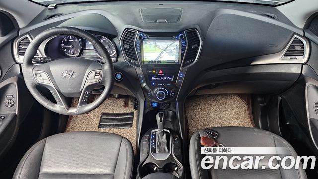 Hyundai Santa Fe — interior