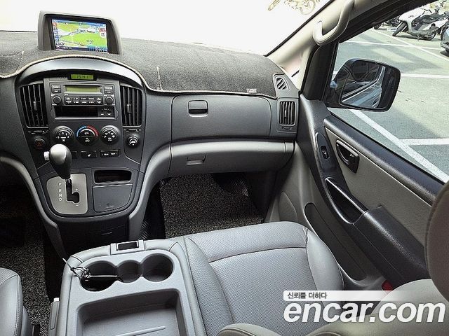 Hyundai Starex — interior