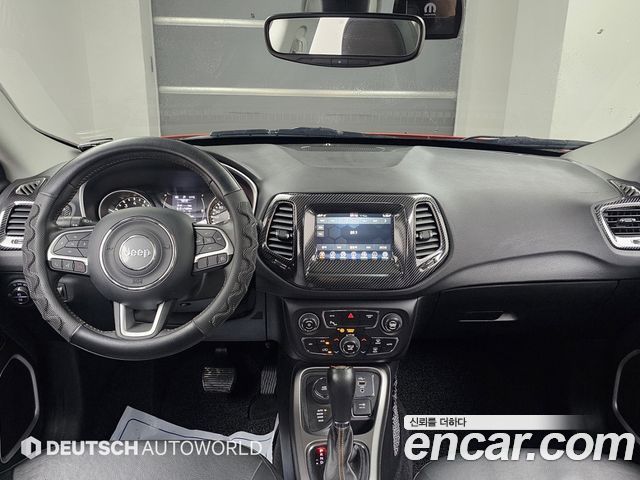 Jeep Compass — interior
