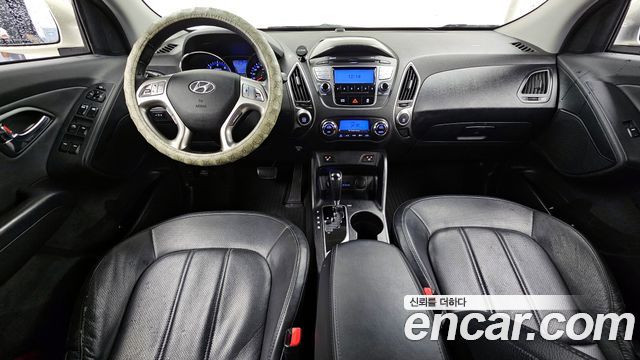 Hyundai Tucson — interior