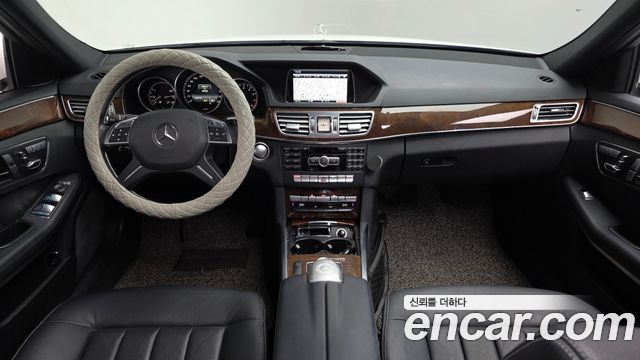 Mercedes-Benz E-Class — interior