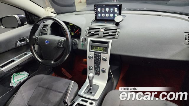 Volvo C30 — interior