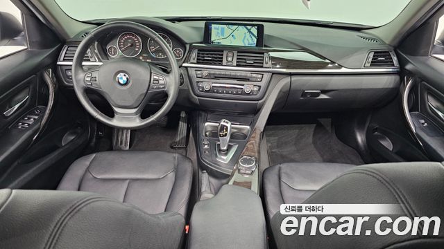BMW 3 Series — interior