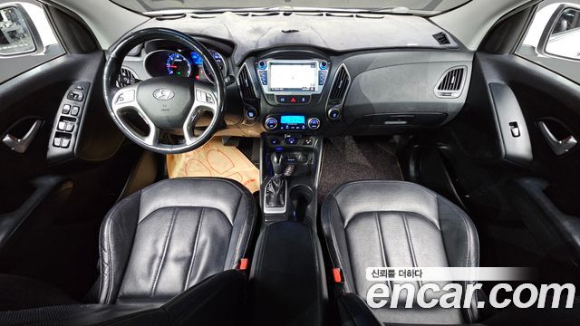 Hyundai Tucson — interior