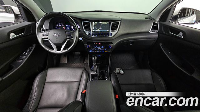 Hyundai Tucson — interior