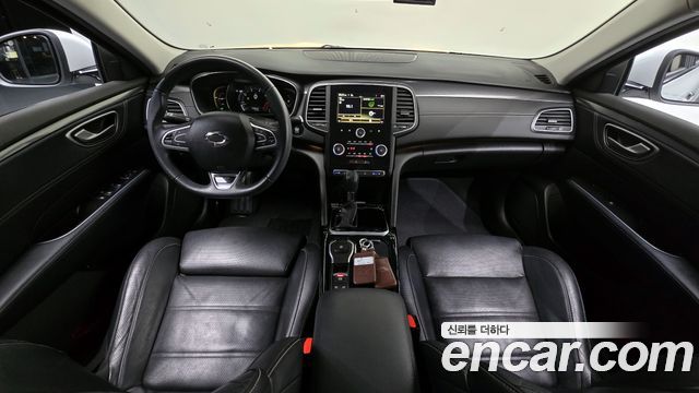 Renault Korea SM6 — interior