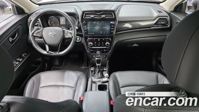 KG Mobility Tivoli — interior