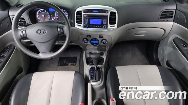 Hyundai Verna — interior