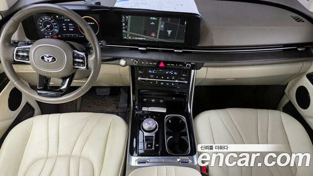 Kia Carnival — interior