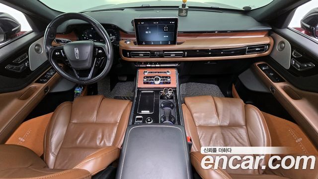 Lincoln Aviator — interior