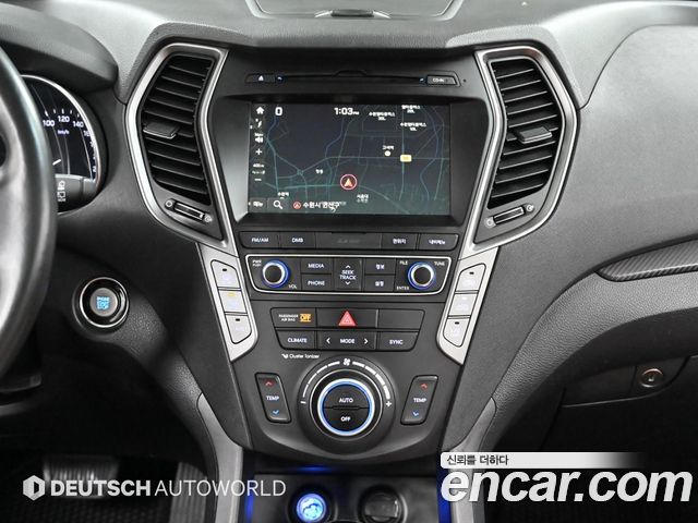 Hyundai Santa Fe — interior