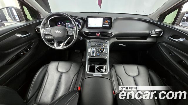 Hyundai Santa Fe — interior