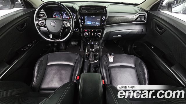KG Mobility Tivoli — interior