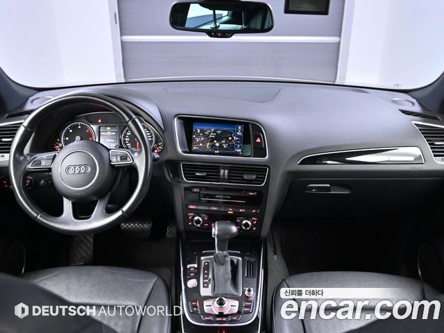 Audi Q5 — interior