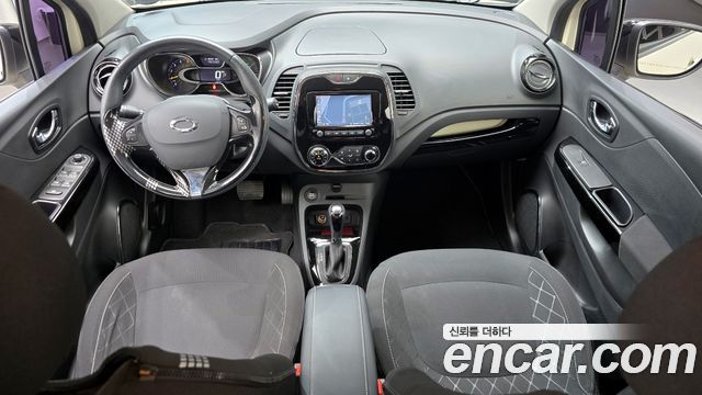 Renault Korea QM3 — interior