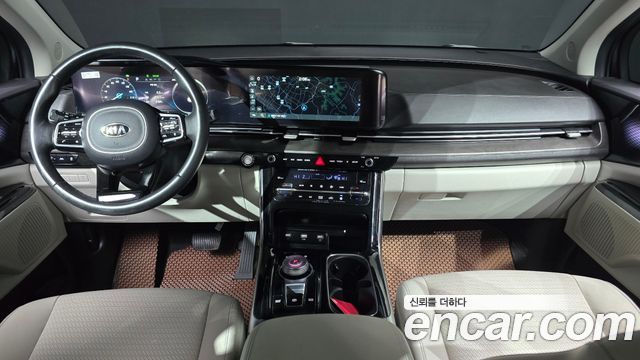 Kia Carnival — interior