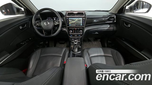 KG Mobility Tivoli — interior