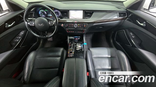 Kia K7 — interior