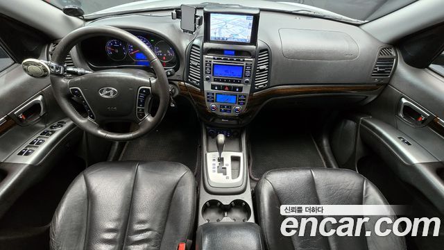 Hyundai Santa Fe — interior