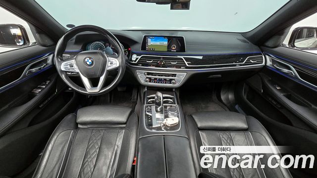 BMW 7 Series — interior