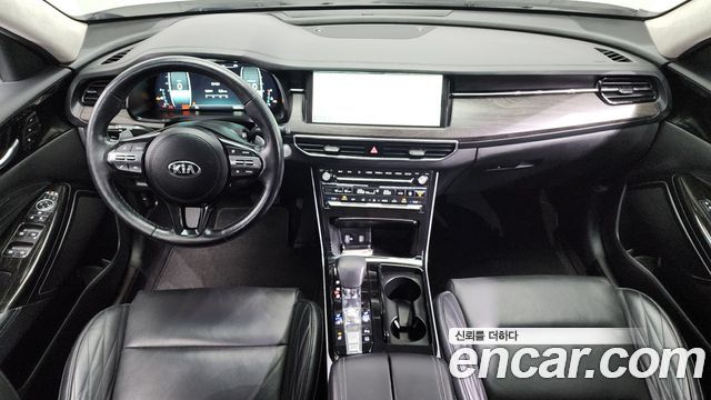 Kia K7 — interior