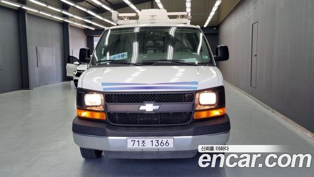 Chevrolet Express Van — exterior