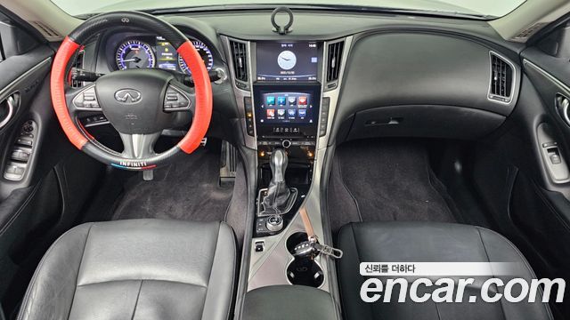 Infiniti Q50 — interior
