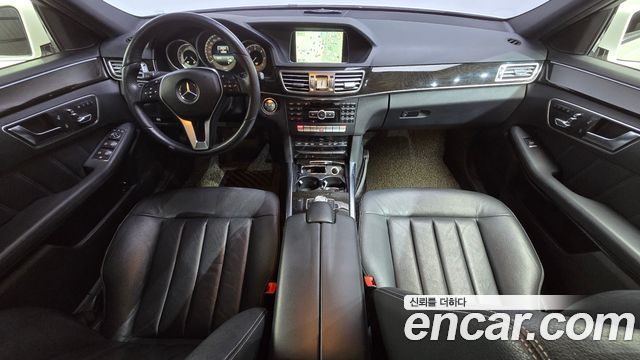 Mercedes-Benz E-Class — interior