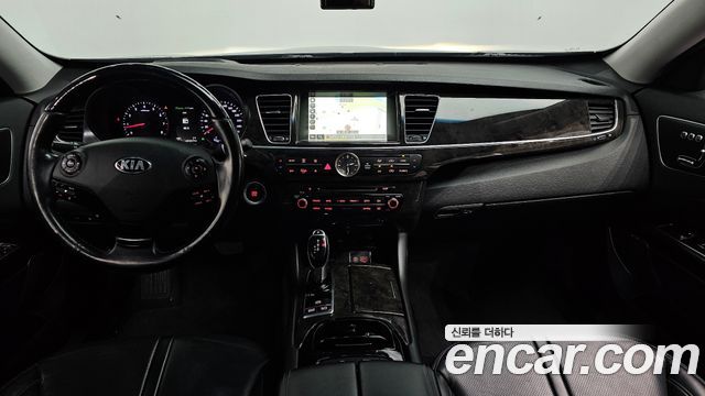 Kia K9 — interior