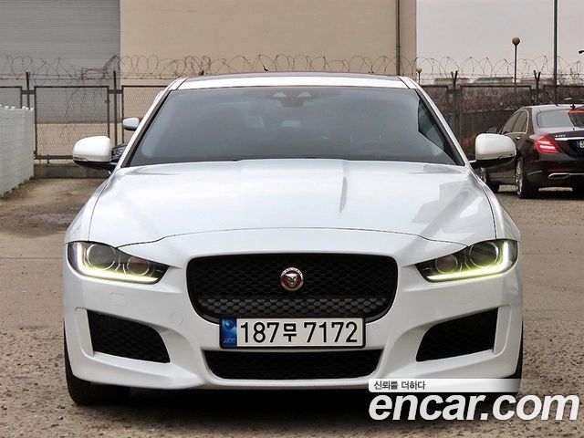 Jaguar XE — exterior