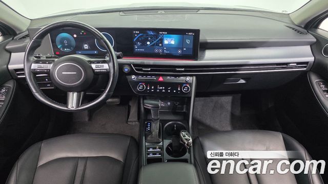 Hyundai Sonata — interior