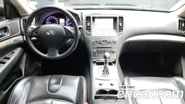 Infiniti G — interior
