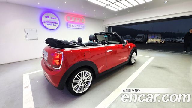 MINI Cooper Convertible — interior